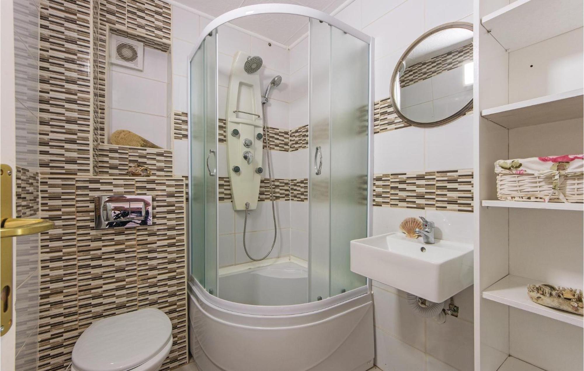 Two-Bedroom Apartment in Fažana Buitenkant foto