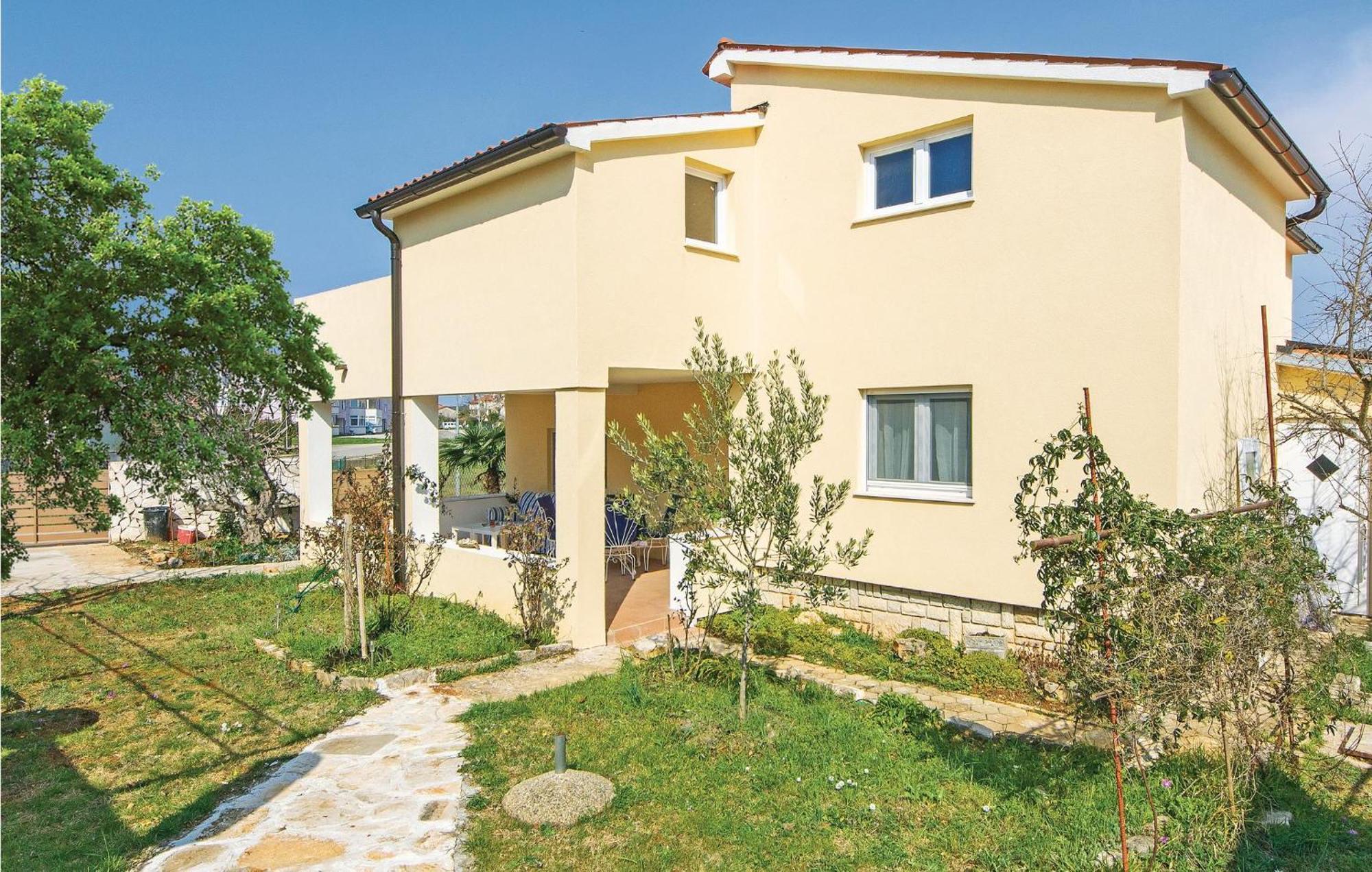 Two-Bedroom Apartment in Fažana Buitenkant foto